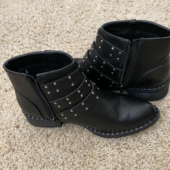 Black Vegan Booties - Picture 3 of 4
